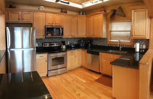 Gatlinburg - Pigeon Forge Cabin | Private Indoor Pool! Sauna-Hot Tub-Amazing Views!