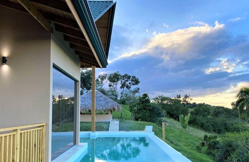 Yaque Arriba Villa | ✔️PRIVATE INFINITY POOL & MILLION DOLLAR LAKE VIEW