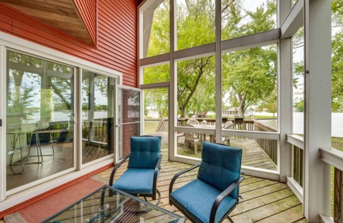 Fox Lake Cabin | Private Island. Charming 3-bed on. Boat included. WiFi, AC in tranquil Fox Lake