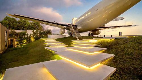 Uluwatu Villa | Private Jet Villa on top of the Nyang Nyang Beach Cliff