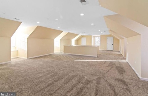 North Roland Park/Poplar Hill House | Private King & Shared Suites in Roland Park, MD