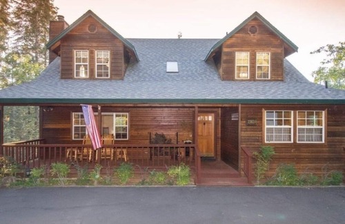 Twain Harte Cabin | Private Lake Access! Book your summer dates at Pine Lake Lodge