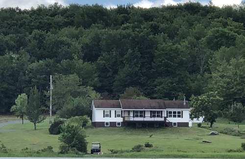 Monticello House | Private Lake House in Monticello