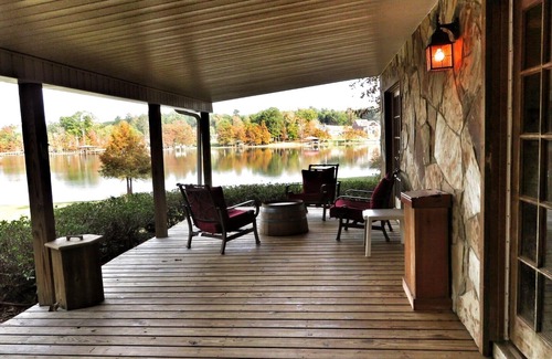 Turtle Beach House | Private Lake House with 4 acres-boat house-fire pit-sleeps 12