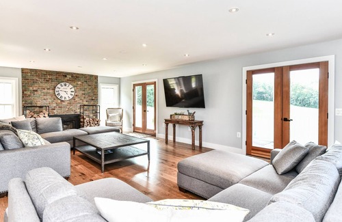 Paeonian Springs House | Private Lake Retreat in the Heart of Loudoun County
