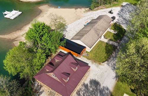 Wakefield Cabin | Private Lake Waterfront Owner's Cabin I Campground