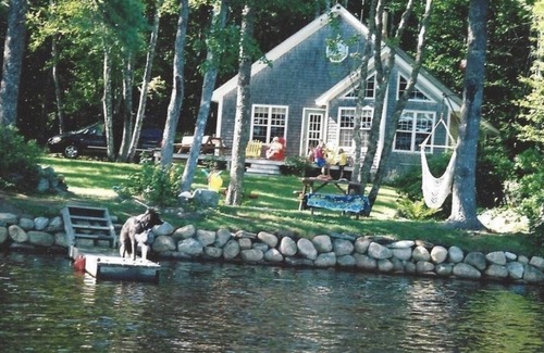 Italy Cross Cottage | Private Lakefront Cottage