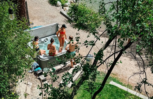 Okanagan-Similkameen House | Private Lakefront Beach House off Naramata Bench with sauna and hot tub