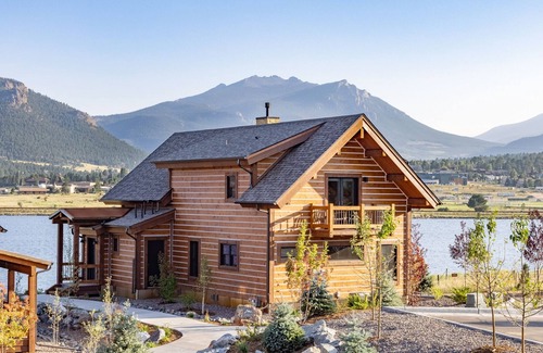 Estes Park Cabin | Private Lakefront Cabin - Two Large Patios, Jacuzzi, Indoor/Outdoor Fireplace