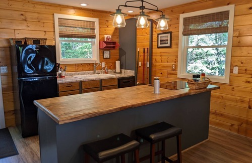 Kincheloe Cabin | Private lakefront cabin on beautiful Munuscong Bay