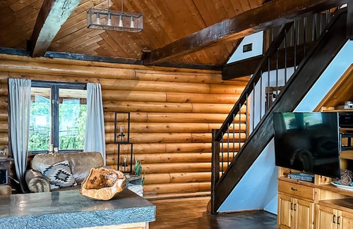 Georgian Bluffs Cabin | Private Lakefront Cabin. Fishing & ATVTrail access. Fall colour, Bruce Peninsula