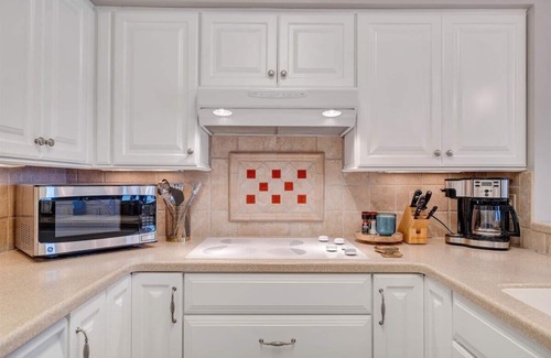 North Shore Condo | Private lakefront condo with beautiful lake views!