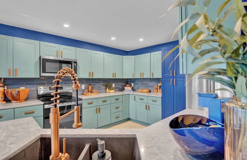 Pocono Summit House | Private Lakefront Retreat-Mins to Waterparks and Attractions