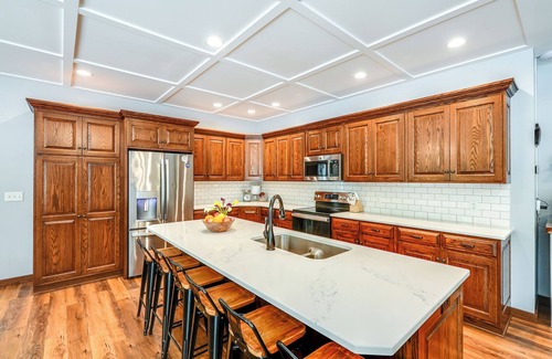 Sandyville Cabin | Private Lakeside Cottage | Family Vacation Perfection | 4-6 BR | up to 20