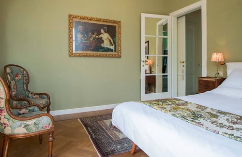 Laglio Villa | Private lakeside villa with a swimming pool