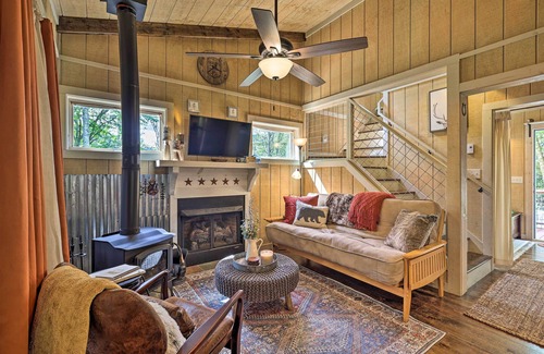 Lansing Cottage | Private Lansing Oasis, 8 Miles to Creeper Trail!