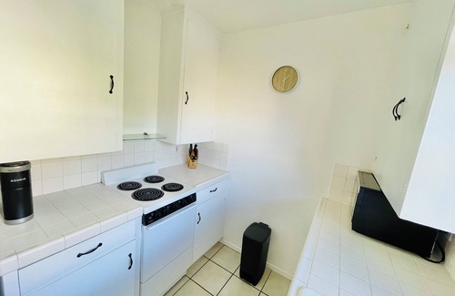Bankers Hill Condo | Private Large 1BEDROOM/1BATH Banker's Hill/Downtown Retreat, Walkable, AC