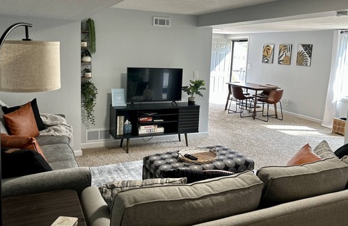 Pella Apartment | Private Level located in Pella, IA