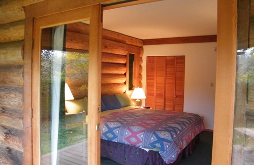 Port Alberni Cabin | Private Lodge & Five Acres on the Stamp River