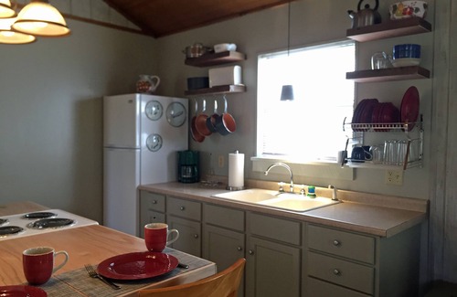 Spencer Cabin | Private Log Cabin in the Woods! 5min to park. Water View!