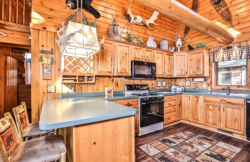 St Germain House | Private, log home on the sandy shore of Little Saint Germain Lake!