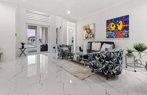 Homestead House | Private Loving Encounter 12 hours And Daily Rental