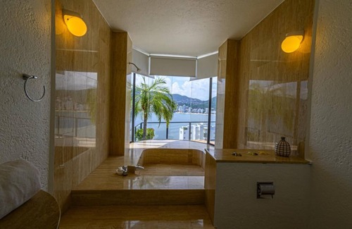 Unta Bruja Villa | Private Luxury Villa in Las Brisas Acapulco, Secure Area, Amazing Bay Views