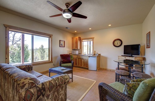 Mammoth Creek House | Private Luxurious Ridgetop Hideaway on 9 Acres! Between Bryce & Zion! AC