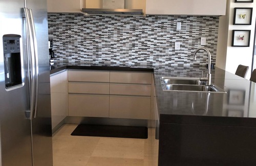 Aruba Condo | Private Luxury 2 bedroom condo Ocean view, King Bed, 2 queen beds, free wifi