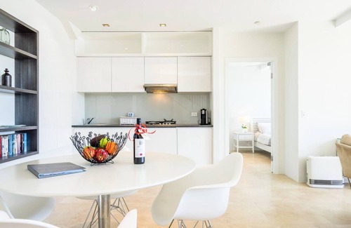 Avalon Beach House | Private Luxury Apartment with stunning Pittwater Views