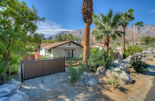 Little Tuscany House | Private Luxury Estate in Little Tuscany - walking distance to Palm Canyon