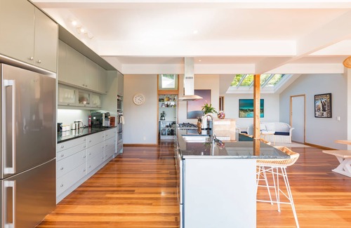 Paihia House | Private Luxury in Paihia - with Heated Pool!