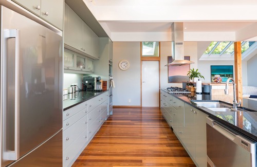 Paihia House | Private Luxury in Paihia - with Heated Pool!