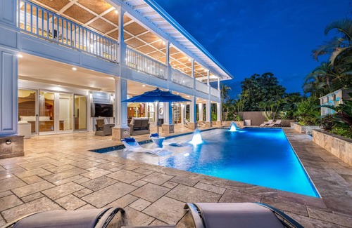 Kihei House | Private Luxury Villa in Kihei. Just moments walk to the beach. 10/10 reviews!