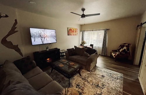 Glenwood Springs Apartment | Private, Main Street, Walking Distance, Heart of Downtown