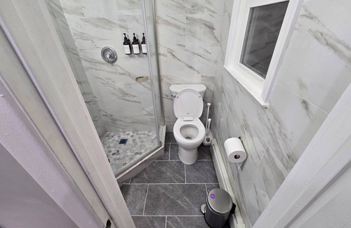 Jersey City Apartment | Private Master Bedroom 3 w Bathroom in Shared Apt - 8 min walk to PATH NYC Train