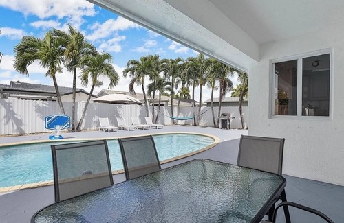 Richmond West House | Private Miami Oasis With Private Pool