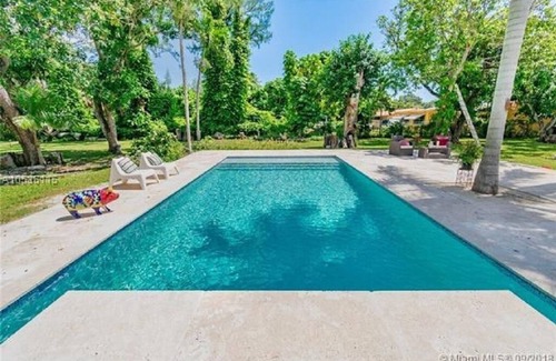 Golden Glades Apartment | Private Miami Studio Get-Away