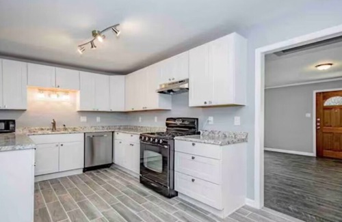 OST - South Union House | Private - Midtown Escape - 5 Car Gated Parking