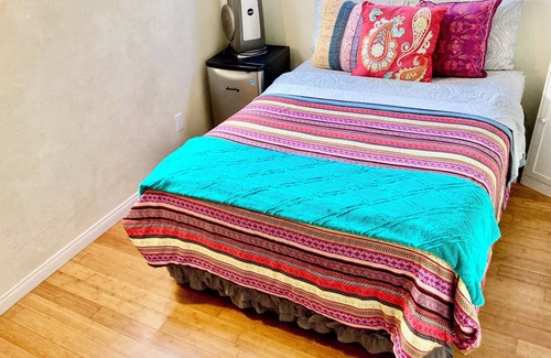 San Diego Apartment | Private Mission Beach 1 Story Historic Cottage. Close To The Beach & Mission Bay