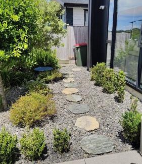 Pinehill House | Private Modern 2 bedroom Unit in Central Albany