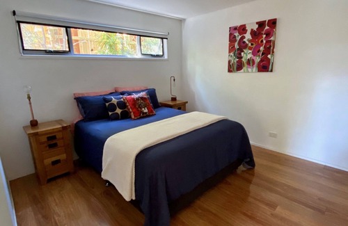 Boomerang Beach Apartment | Private, modern self-contained studio in Elizabeth Beach