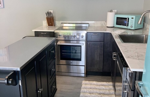 Pinellas Point Cottage | Private modern guest house with pool.