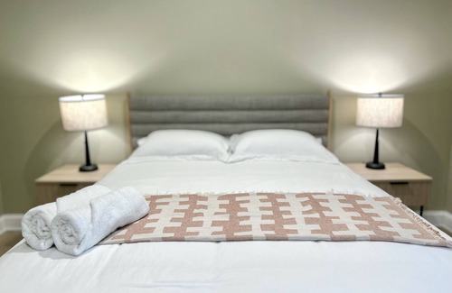Pine Bush House | Private Modern Kid Friendly Retreat Hudson Valley