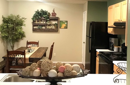San Antonio House | ⭐️ Private Modern-Rustic home with green belt view. Military Discount Available!