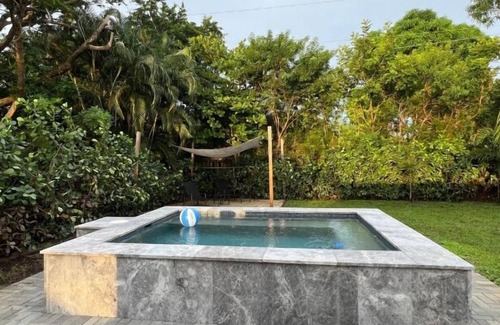 South Middle River House | Private + Modern + Heated Pool + BBQ Parking Near Wilton Manor Drives & Las Olas