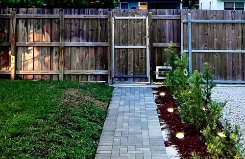 South Middle River House | Private + Modern + Heated Pool + BBQ Parking Near Wilton Manor Drives & Las Olas