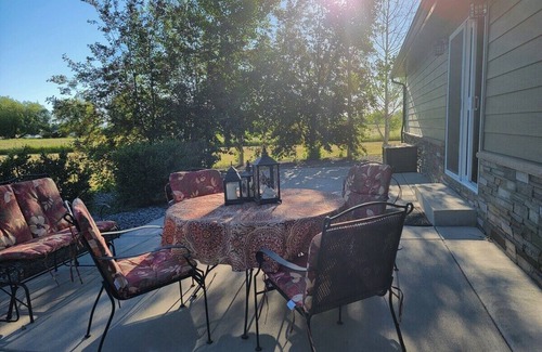 Bozeman House | Private Mountain View Home on 2 Acres in Bozeman