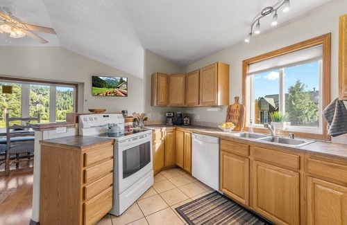 San Juan River Village House | Private Neighborhood- San Juan River - Ski, Hike, SUP, Tube, and Fish