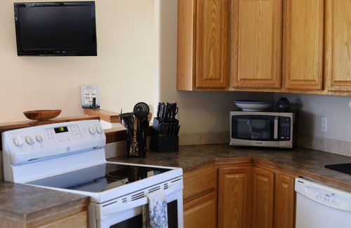 San Juan River Village House | Private Neighborhood- San Juan River - Ski, Hike, SUP, Tube, and Fish